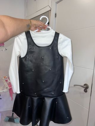 Vestido niña negro polipiel tachuelas