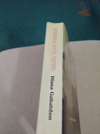 Novela de Diana gabaldón (atrapada en el tiempo)