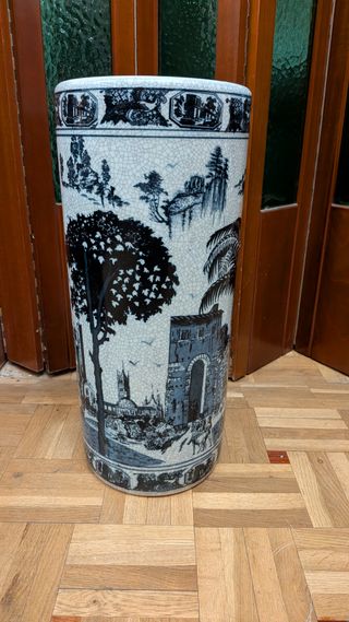 Paragüero de cerámica azul y blanco