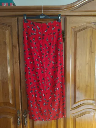 Falda larga roja estampada