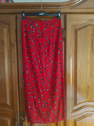 Falda larga roja estampada
