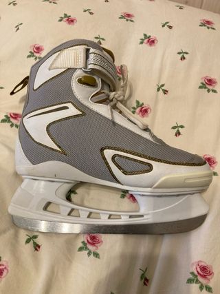 Patin de hielo marca Bladerunner blanco y plateado