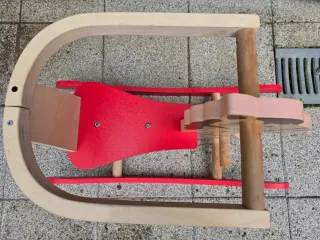 Caballito de madera para niños