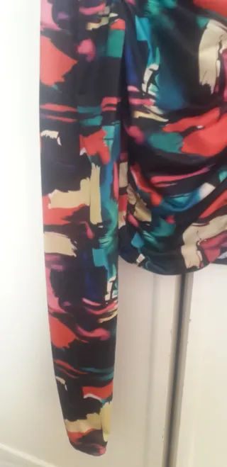 Top estampado multicolor manga larga