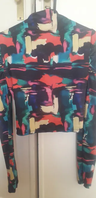 Top estampado multicolor manga larga