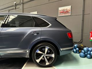 Bentley Bentayga 2017 V12