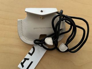 Funda AirPods Adolfo Domínguez Beige