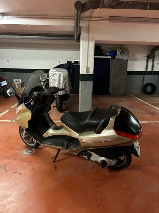 Piaggio X8 125cc