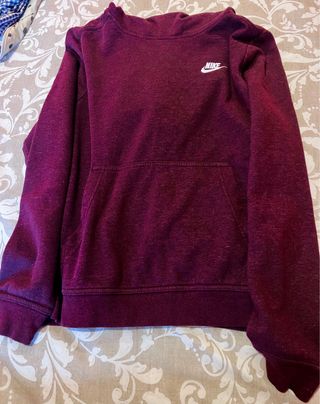 Sudadera Nike con capucha morada