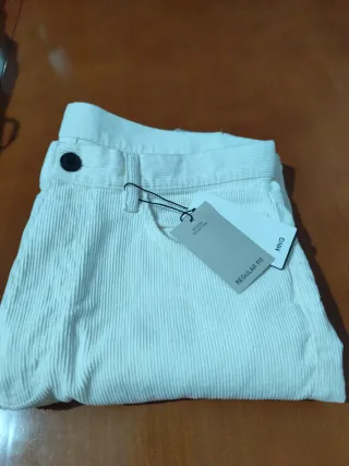 Pantalón pana beige