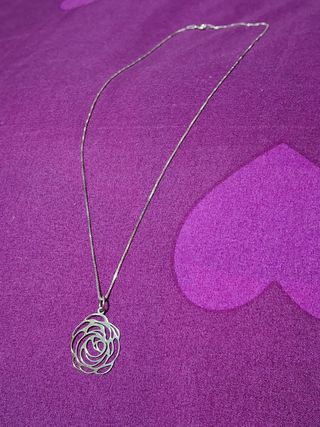 Colgante Plata Flor Calada con Cadena
