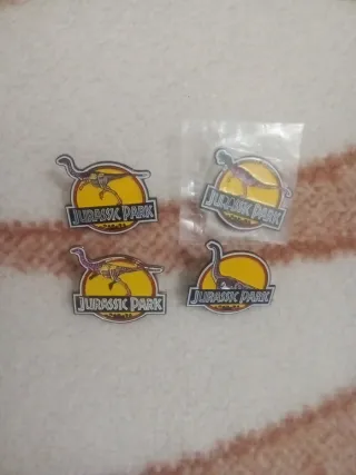 Pack 4 pins Jurassic Park