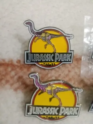 Pack 4 pins Jurassic Park