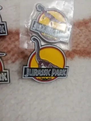 Pack 4 pins Jurassic Park