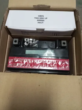 Batería YTX7A-BS Bosch moto