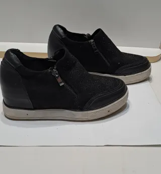 Scarpe nere con zeppa interna 39