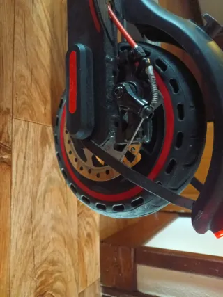 Patinete eléctrico negro