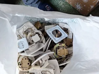 Lote de interruptores y enchufes