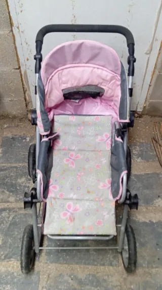 Carrito de muñecas rosa y gris