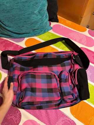 Roxy bandolera Y2K a cuadros