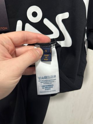 Camiseta Louis Vuitton Negra y Blanca