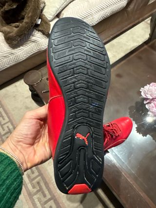 Deportivas Puma Ferrari Rojas y Negras
