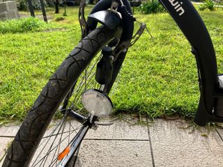 Bicicleta BTwin con cesta. Dechatlon