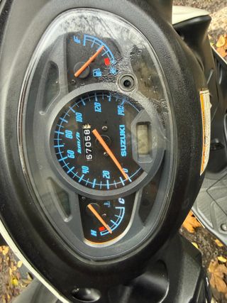 SUZUKI SIXTEEN 125cc - Incluye 6 meses de garantía