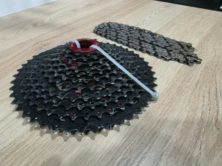 Kit Cassete Sunrace 11v + Corrente KMC Usado