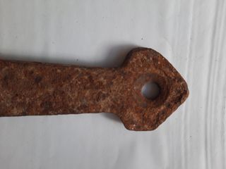 2 Antiguas aldabillas de hierro forjado, 13 y 20cm