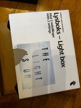 Caja de luz con letras