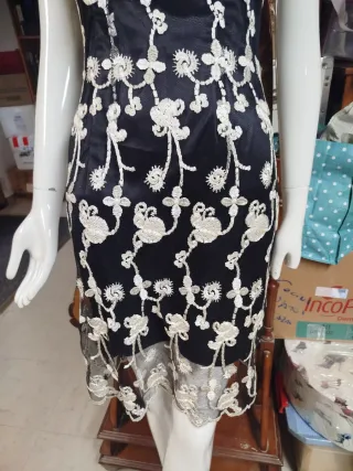 Vestido fiesta negro bordado