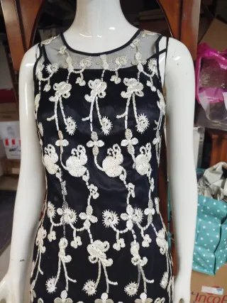 Vestido fiesta negro bordado