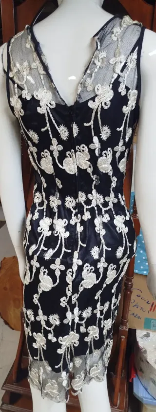 Vestido fiesta negro bordado