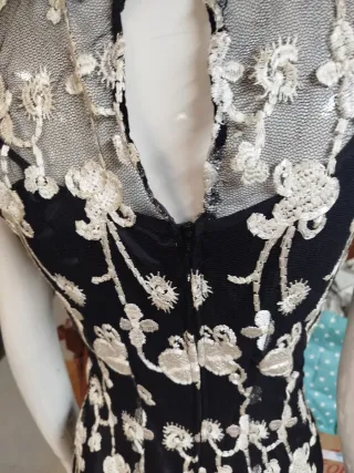 Vestido fiesta negro bordado