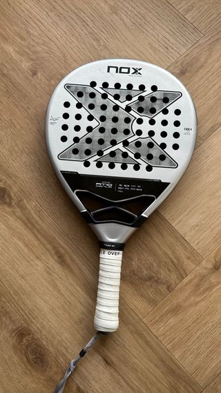 Pala de pádel NOX AT10 18K