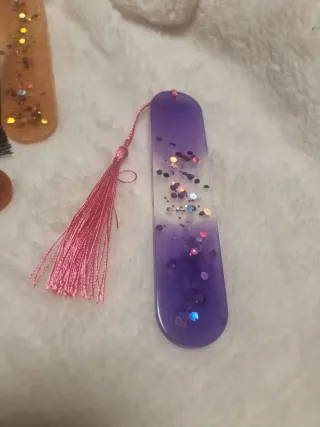 Marcapáginas Resina con Borlas