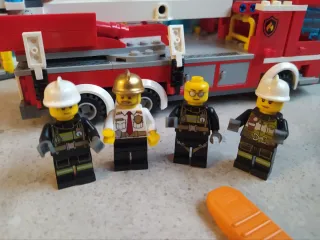 LEGO City 60110 Parque de Bomberos 90% Completo