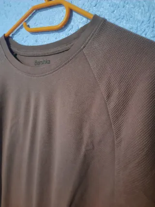Camiseta Bershka Hombre Marrón