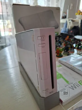 Lote Wii: Consola, Skylanders y Juegos