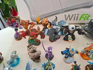 Lote Wii: Consola, Skylanders y Juegos