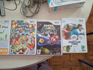 Lote Wii: Consola, Skylanders y Juegos