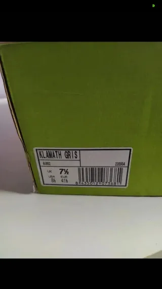 Botas de montaña Boreal grises y rojas