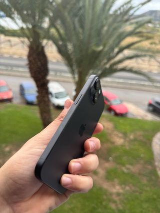 iPhone 15 - 100% Batería