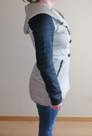 2 Gabardinas ONLY y STRADIVARIUS  Talla S-M