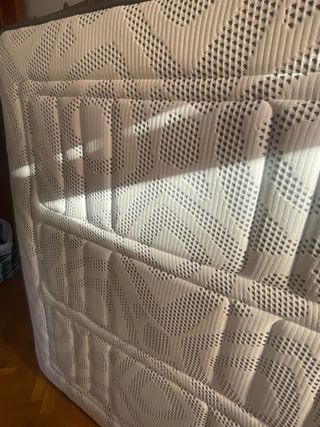 Colchon y somier como nuevo.