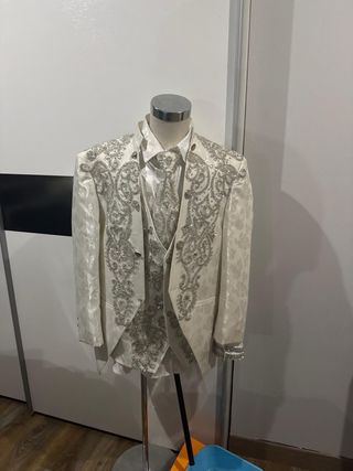 Traje de novio gitano