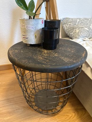 2 Mesitas auxiliares negra con cesta metálica