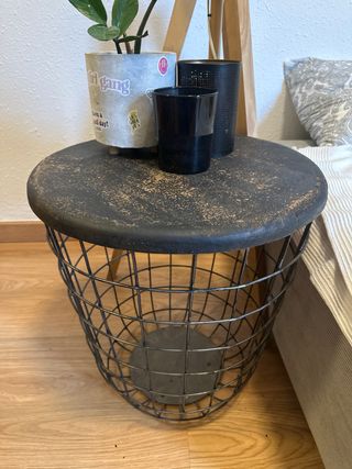 2 Mesitas auxiliares negra con cesta metálica