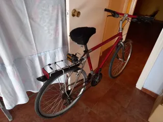 Bicicleta Montaña GLOBE-TROTTER Negra